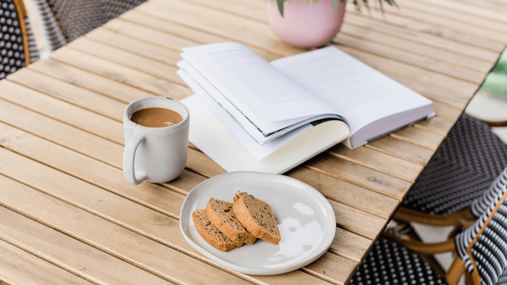 Contact me - coffee and a cake